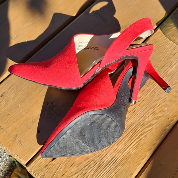 Jones NY Red Heels - Picture 2 of 4
